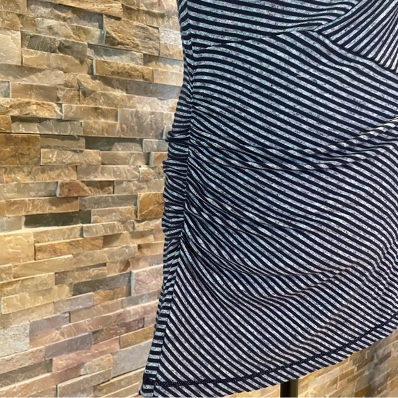 Max Studio ruched top - Picture 6 of 8